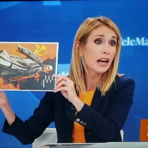 La sustituta de Villacís en el debate la lía parda en Twitter con su póster de Lenin