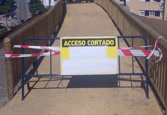 El Ayuntamiento de Estepona cierra el polémico tobogán que estaba causando heridas a sus usuarios