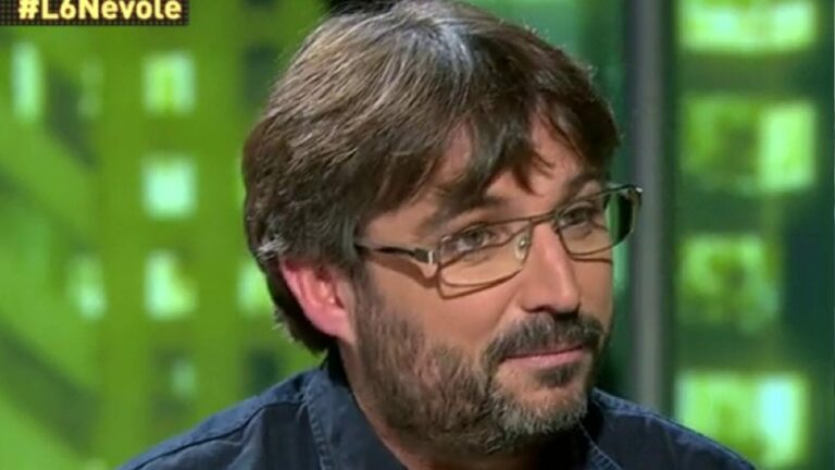 Évole reparte 'zascas' como panes a Santiago Abascal y a un famosísimo tertuliano de LaSexta
