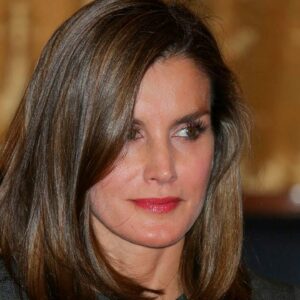 Letizia a unos empleados: "Ya estáis mirando en vez de trabajar"