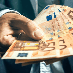 Los minicréditos redefinen la economía familiar española