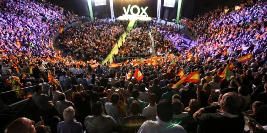 Desvelan el pasado neonazi y fascista de dos candidatos de VOX