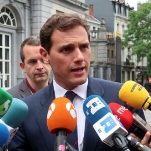 Rivera miente sobre el apoyo del Elíseo y Macron lo deja en ridículo