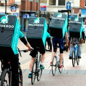 Una sentencia establece que los 97 repartidores de Deliveroo en Valencia son empleados de la empresa no autónomos