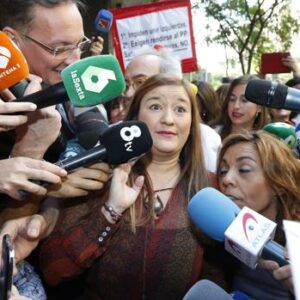 Obligan a la juez Núñez a investigar la beca de 4.200 euros de los ERE a Verónica Pérez y a peces gordos de la Junta