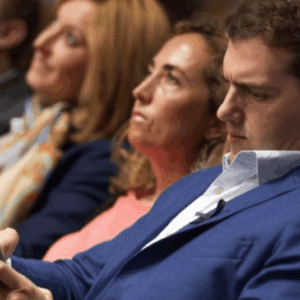 Malú rompe su relación con Albert Rivera por su "notable falta de naturalidad"