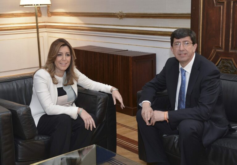 Susana Díaz alecciona a Pablo Iglesias: "Esto no va de sillones"