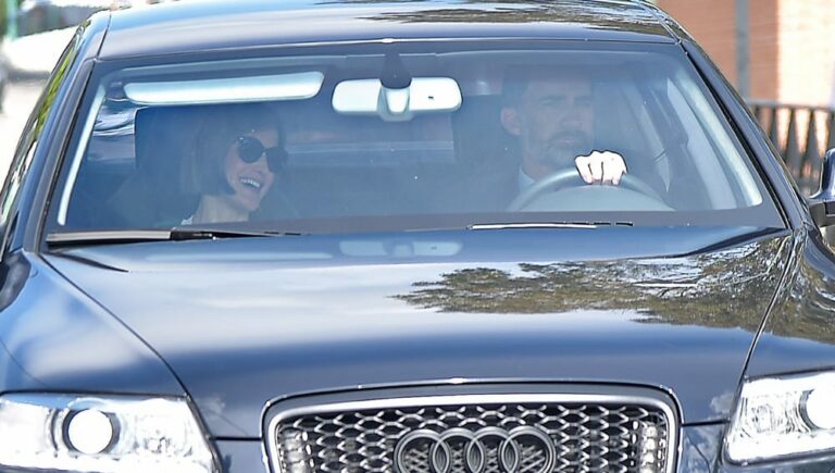 Hacienda compra en secreto y por vía de urgencia un coche de 454.000 euros para la Casa Real