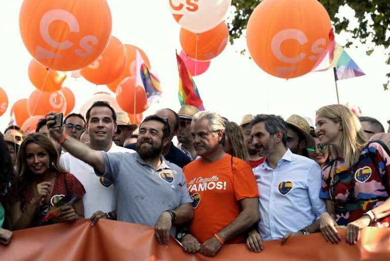 Un segundo informe de la Policía contradice la versión de Cs sobre lo ocurrido en el Orgullo