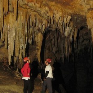 Localizan a las tres espeleólogas desaparecidas en la cueva de Coventosa, en Cantabria