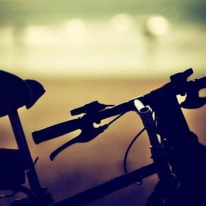 ¡Al salir a pedalear un casco no debe faltar!