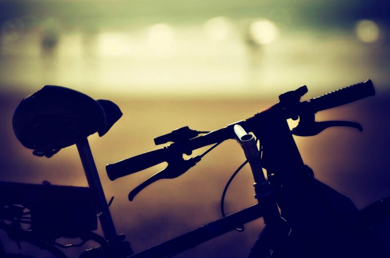 ¡Al salir a pedalear un casco no debe faltar!