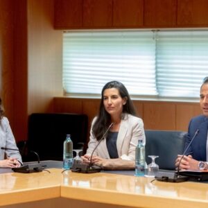 IU acusa a Ciudadanos de pactar en Madrid con "la nazi Rocío Monasterio"