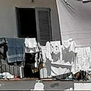 Una plataforma ciudadana denuncia el alquiler de balcones dormitorio en Ibiza