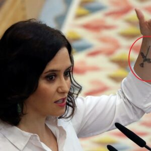 Explican el significado del tatuaje de Isabel Díaz Ayuso que no deja dormir a muchos fachas