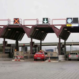 El Gobierno de Sánchez propone un pago "simbólico" en las autovías gratuitas para reducir el peaje de las privadas