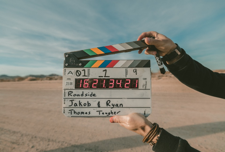 Las mejores webs para ver series y películas gratis