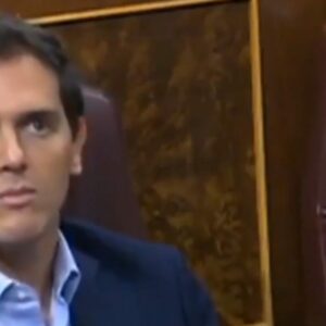 Albert Rivera acusa a Pedro Sánchez de "jugar con los huesos" del dictador y "dividirnos en rojos y azules"