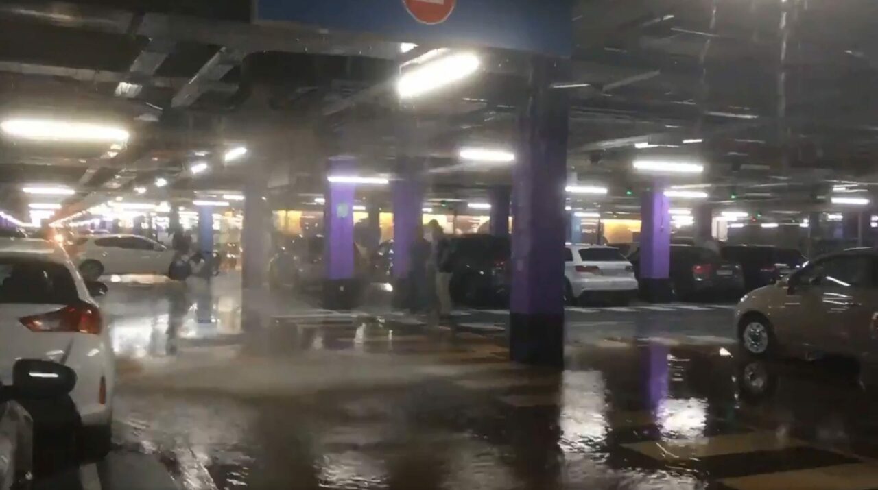Desastre en el preestreno del centro comercial Lagoh, el mas ambicioso de la historia de Sevilla