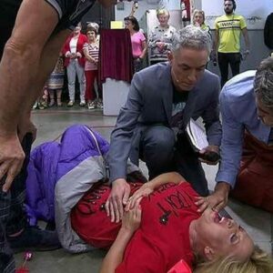 Lydia Lozano, en un hospital tras sufrir un accidente en directo en Sálvame