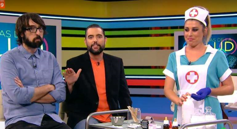 El Sindicato de Enfermería se indigna con 'Zapeando' por la parodia de una enfermera de Valeria Ros
