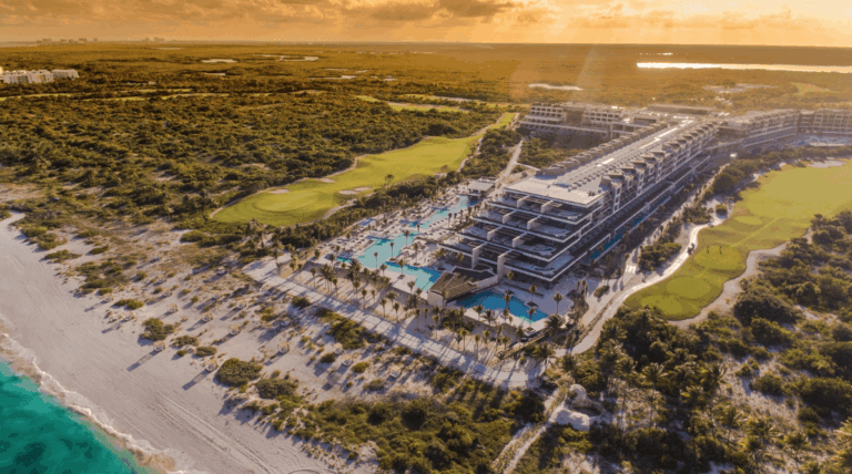 ESTUDIO Playa Mujeres es el primer hotel con el concepto de lujo relajado para familias, de la marca ATELIER de Hoteles