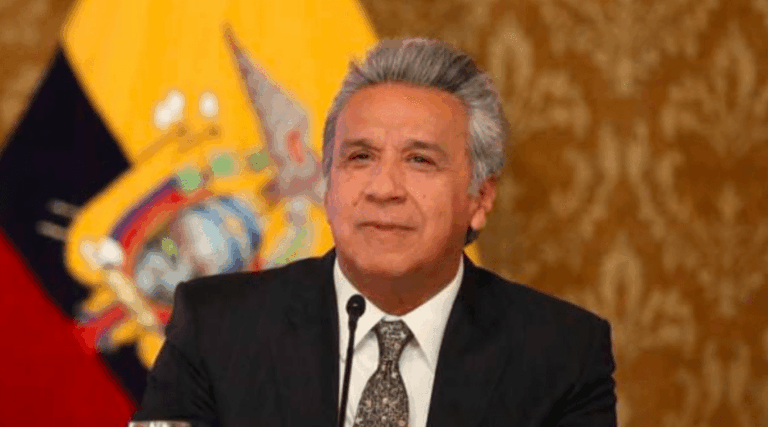 Miles de indígenas toman el Parlamento de Ecuador