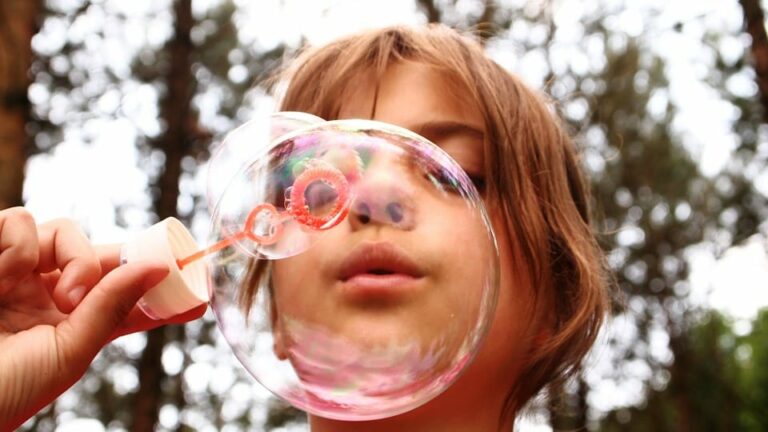 Los niños y los juegos que favorecen su desarrollo