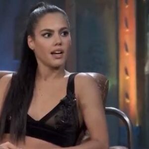 La actriz porno Apolonia Lapiedra arrasa con su tuit sobre las "mamadas" de Pablo Iglesias