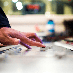Encuentra la mejor tabla de mezclas para tus canciones