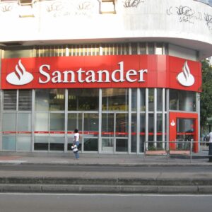 La Justicia alemana investiga al Santander por "el robo del siglo" y los medios españoles callan