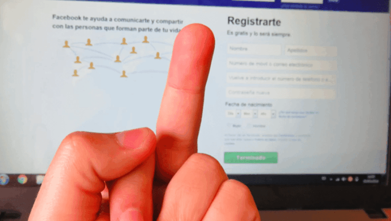Facebook mantiene el veto a Digital Sevilla pero permite que las páginas falsas a favor del PP sigan activas