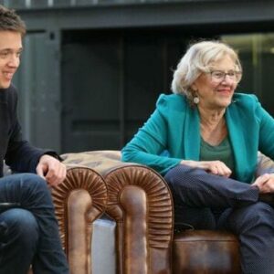 Carmena entra en campaña y exige un pacto entre Sánchez, Iglesias y Errejón antes del domingo