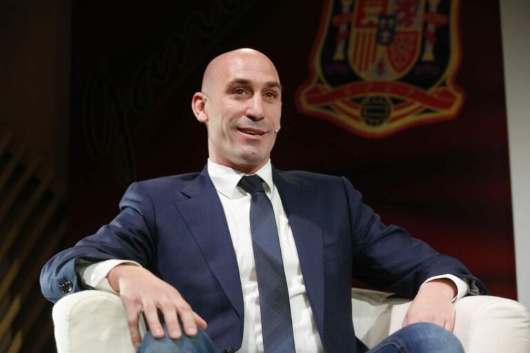 Rubiales amenaza con denunciar a RTVE por no querer emitir la Supercopa