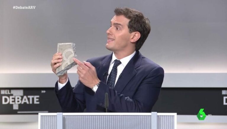 Albert Rivera dimite y deja la política