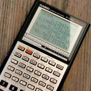 Un acceso a internet de forma controlada ayuda con la formación académica de los jóvenes