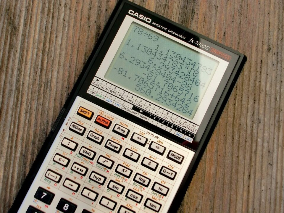 Un acceso a internet de forma controlada ayuda con la formación académica de los jóvenes