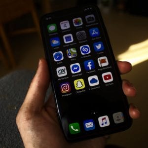 Revisar la tarifa de telefonía móvil que tenemos para ahorrar dinero
