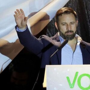 En Vox "ni son franquistas ni son fascistas", según Ana Rosa Quintana XD