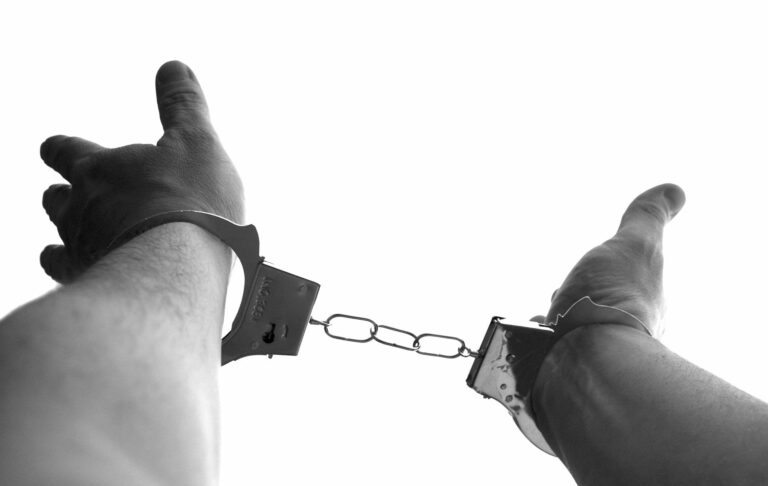 Funcionario de prisiones, todo lo que tienes que saber sobre esta profesión