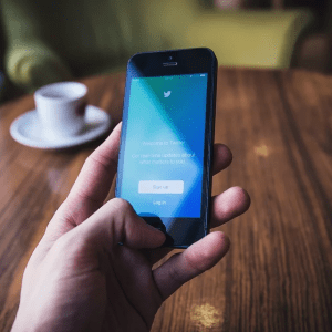 Varias apps y complementos que permiten descargar vídeos desde Twitter en un minuto