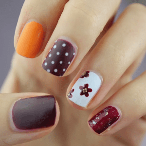 Todo sobre uñas decoradas y tips de belleza en un solo lugar