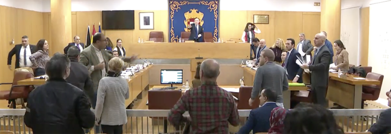 Bronca entre el partido musulmán de Ceuta y VOX: "Ten huevos, sal a la calle y di que quieres matarlos"
