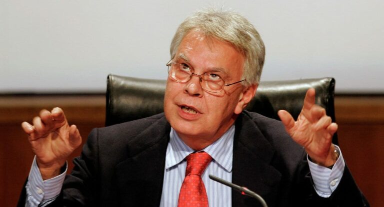 Felipe González sobre el encuentro entre Ábalos y la vicepresidenta de Venezuela: "no me siento representado"