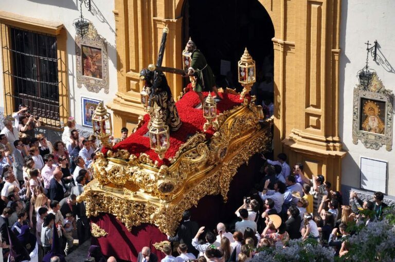 Que las lluvias no te impidan disfrutar de las mejores fiestas patronales