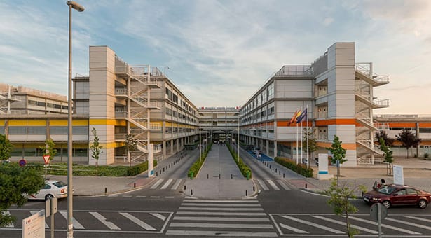 Roban cientos de mascarillas del Hospital Infanta Leonor tras los casos de coronavirus en España