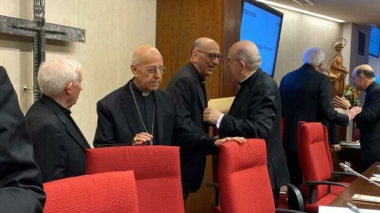 La Conferencia Episcopal pide cancelar las procesiones de Semana Santa en todo el país