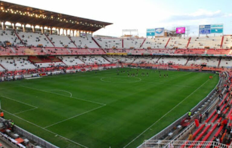 Ordenan que al partido Sevilla - Roma se juegue a puerta cerrada