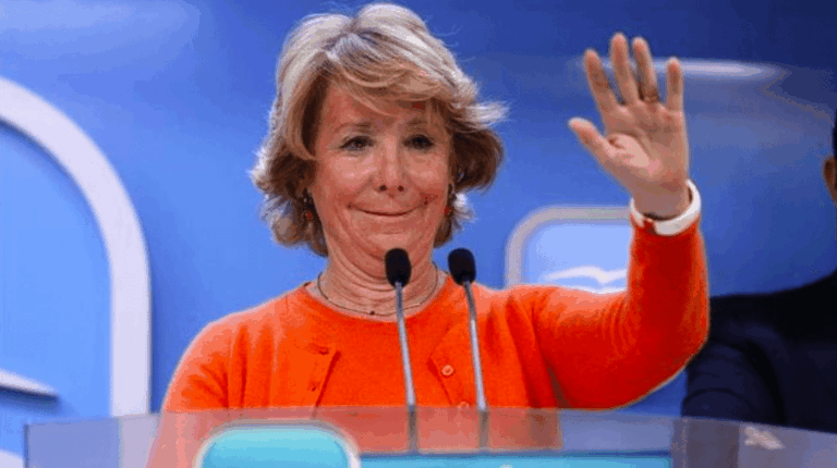 Esperanza Aguirre, ingresada con coronavirus en uno de los hospitales públicos que quiso destruir