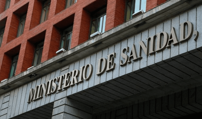 Sanidad pide un aplauso para los ingresados por el coronavirus y desata un brote de críticas